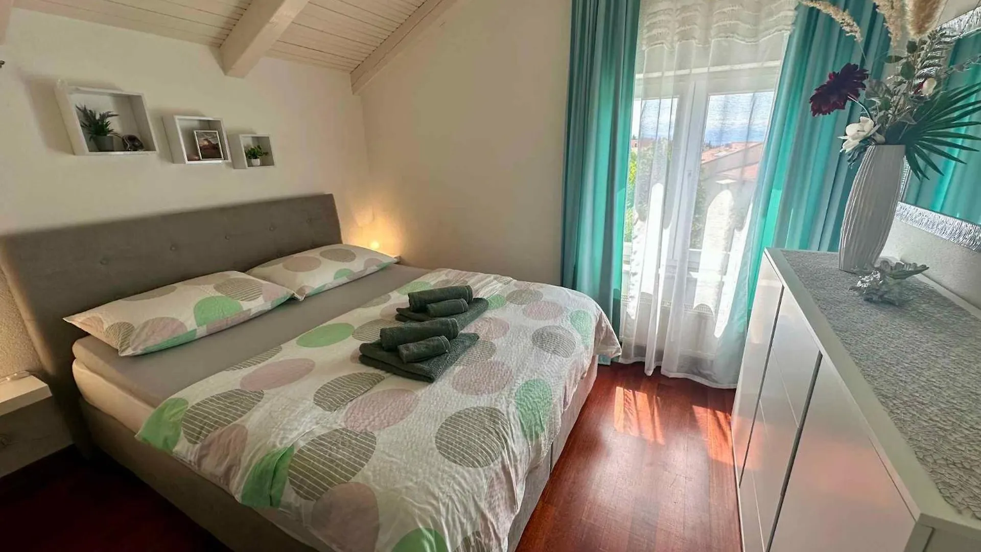 Apartment In Dramalj 42436