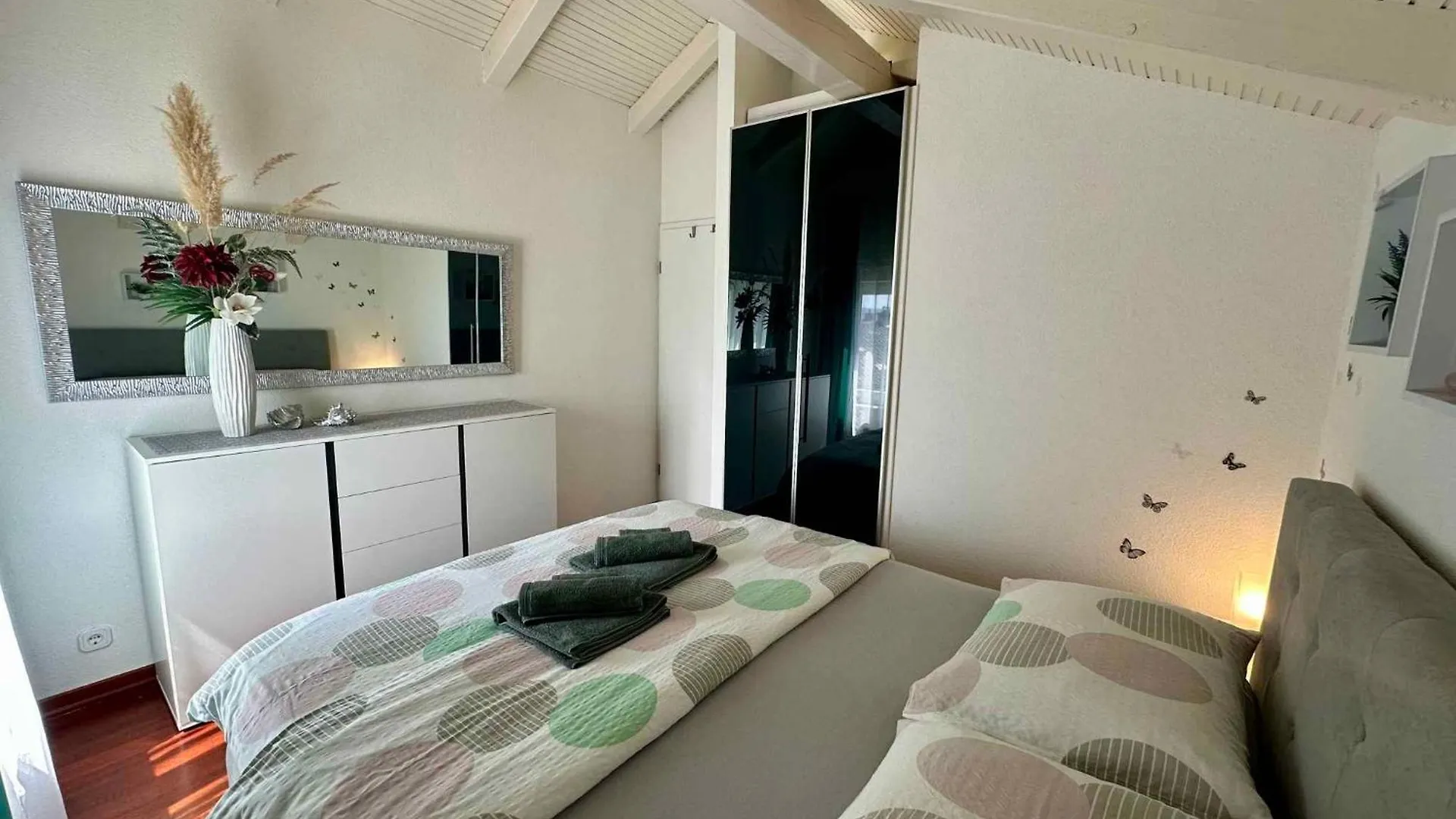 Apartment In Dramalj 42436