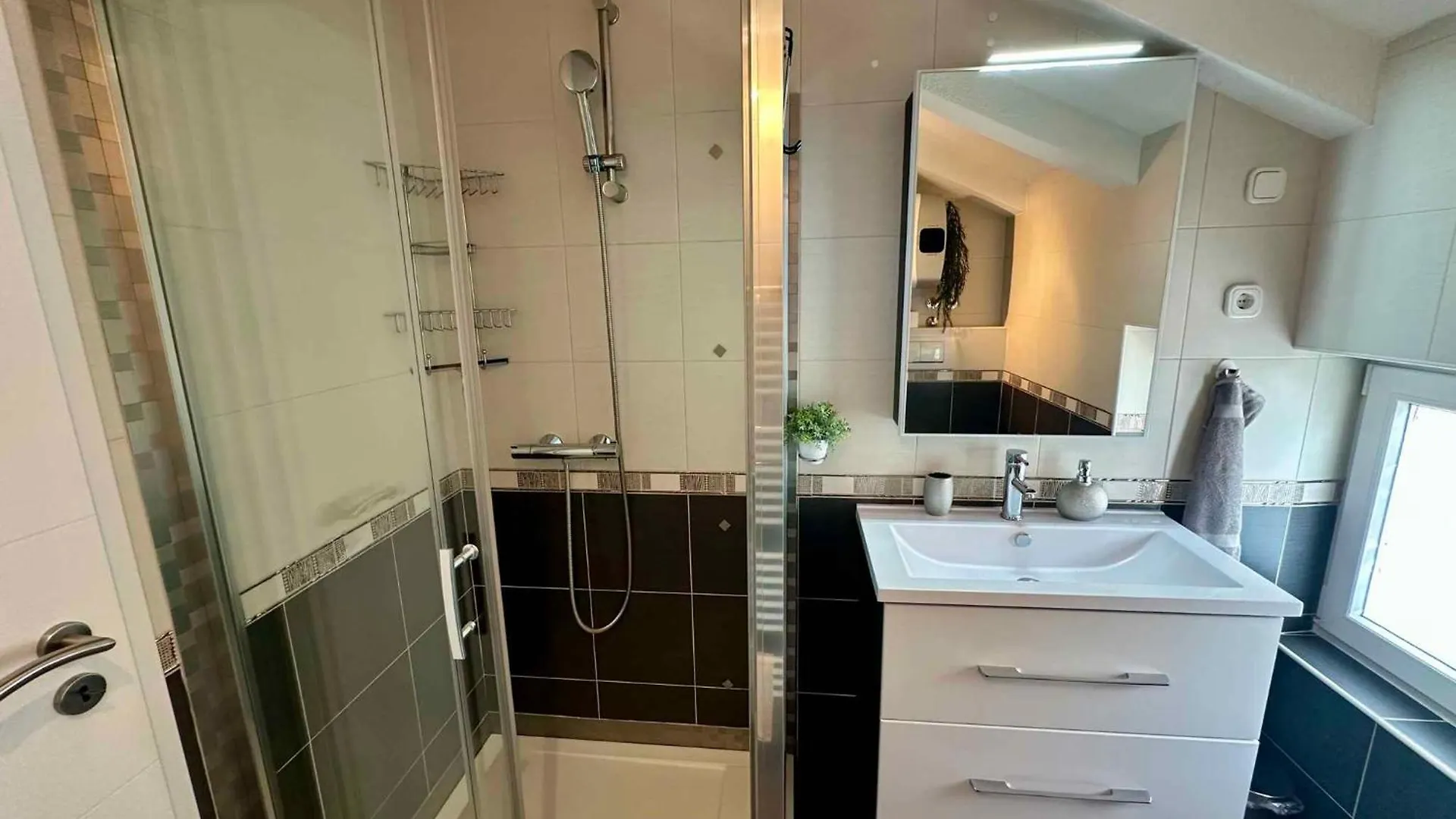 Apartment In Dramalj 42436